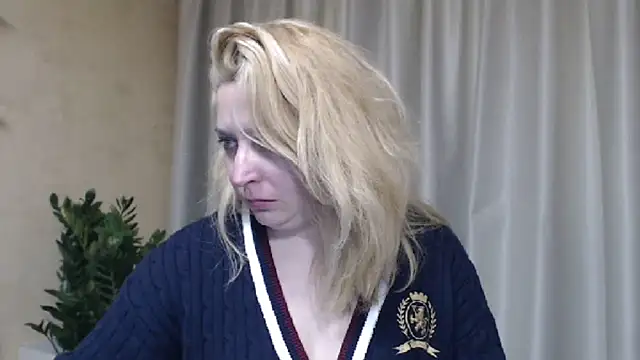 sweetpussy13 webcam