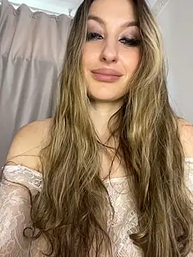 Alyxra webcam