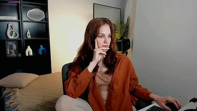 MirandaGlow webcam