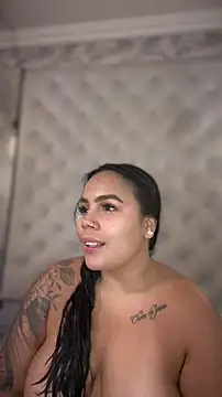 EmilyQueen3x webcam