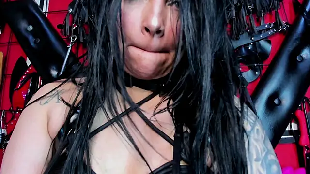 sadistic_aradia webcam