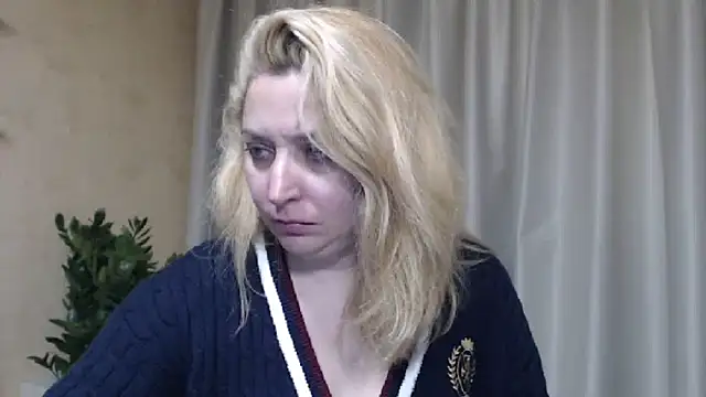sweetpussy13 webcam