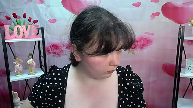 NeonilaLisova webcam