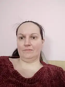 BustyLadyAlma webcam