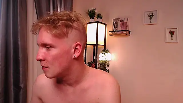 AlexxSweet webcam