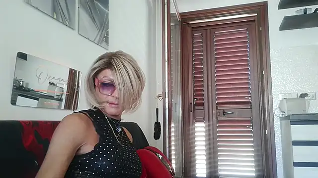 LadyOxana webcam