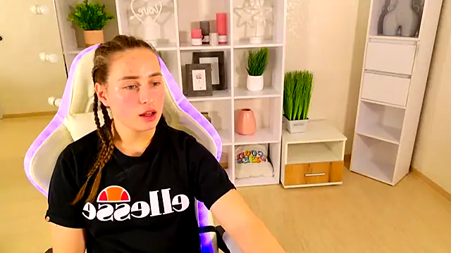 NadinnL live sex cam