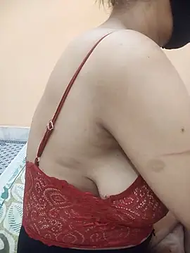 Webcam Model (Rising_Queen) is live