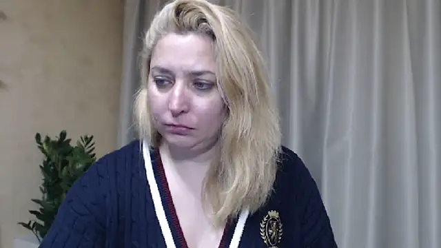 sweetpussy13 webcam