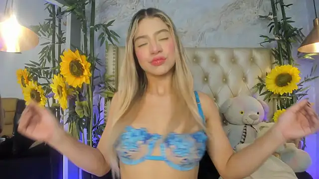 LittleeJaz webcam