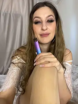Alyxra webcam