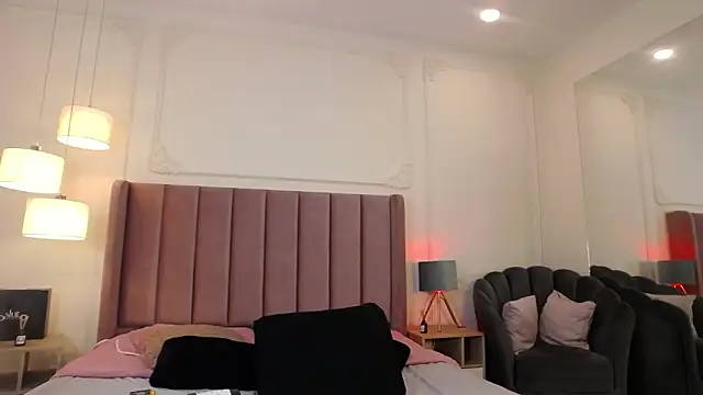 LiaTrainor webcam