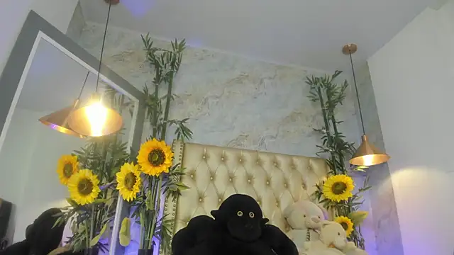 LittleeJaz live sex cam