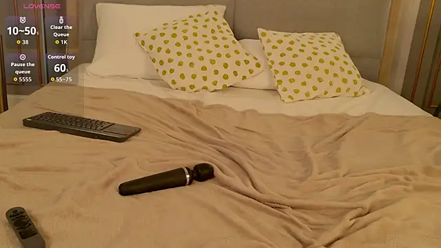 AdoraCortes live sex cam