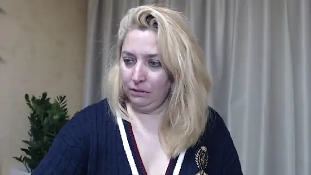 sweetpussy13 webcam