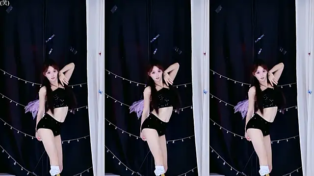美女Wa-Nini在线直播
