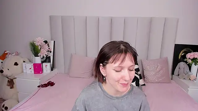 miakarlos - MiaKarlos's free webcam - UK Sex Cams