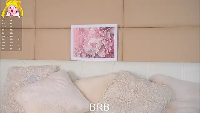 edlinhargus (F teen) - spank a littel my boobs?