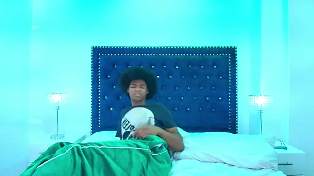 Cristal_and_luke webcam