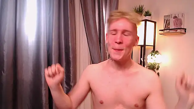 AlexxSweet webcam