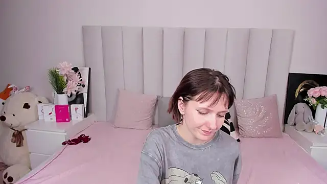miakarlos - MiaKarlos's free webcam - UK Sex Cams