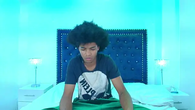 Cristal_and_luke webcam
