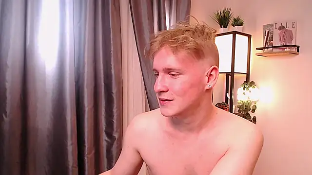 AlexxSweet webcam