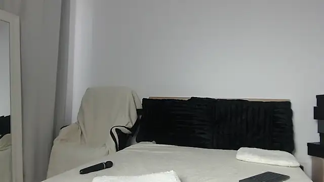 Layla23a webcam