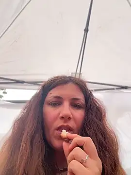 DaisyVibesss live sex cam