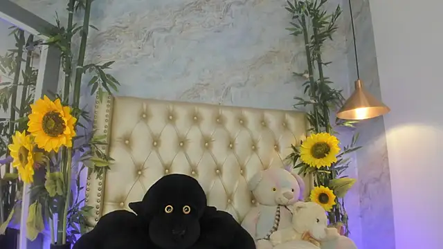 LittleeJaz webcam