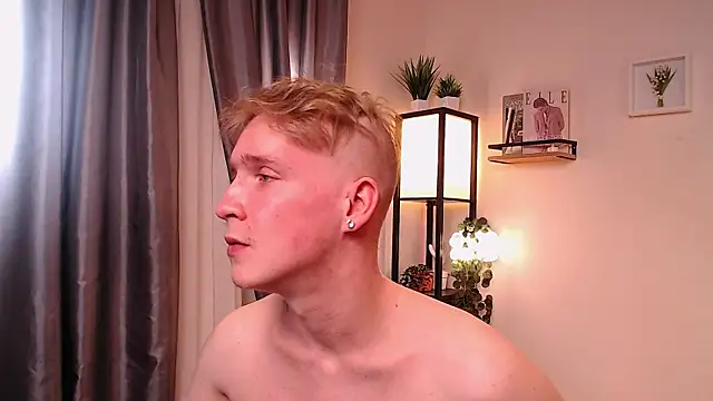 AlexxSweet webcam