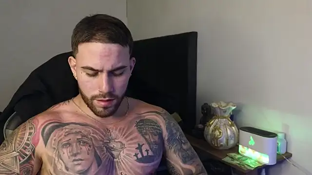 Ades_Lowe webcam
