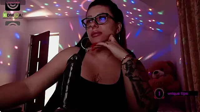 SonyaDevon webcam