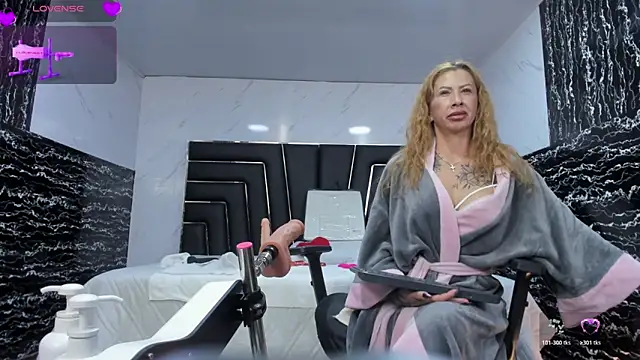 Ladyy_Scarlett webcam