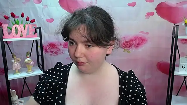 NeonilaLisova webcam
