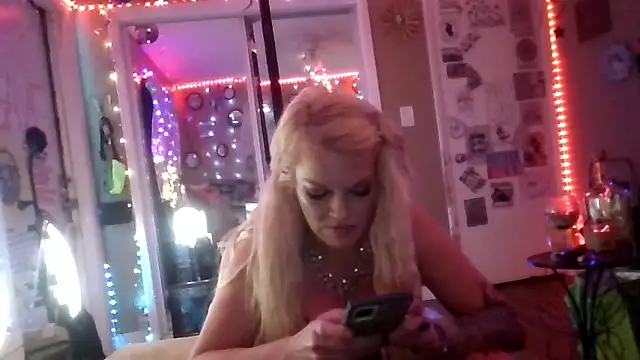 marilyn420 webcam