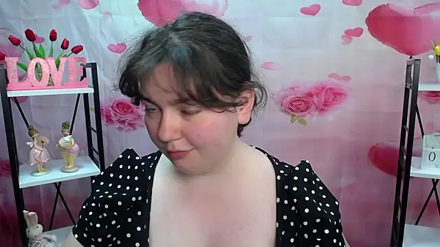NeonilaLisova webcam