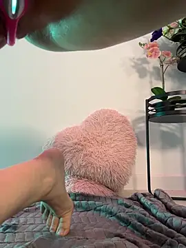 scarletflameee - ScarletFlameee's free webcam - UK Sex Cams