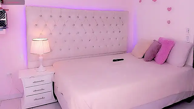 Michell_simons webcam