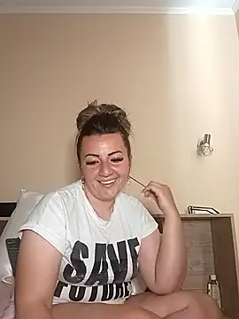 Sweetredvelvet webcam