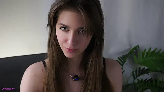 ClarineCasebolt webcam