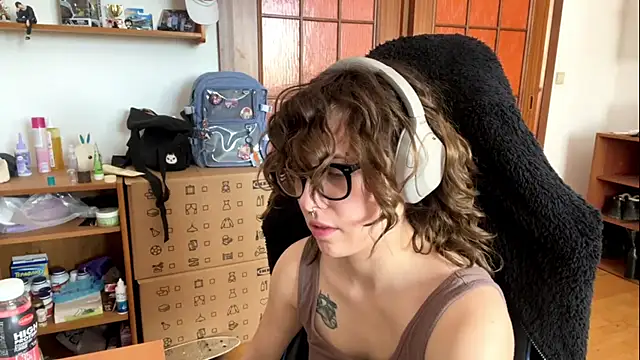 PillowPeachX webcam