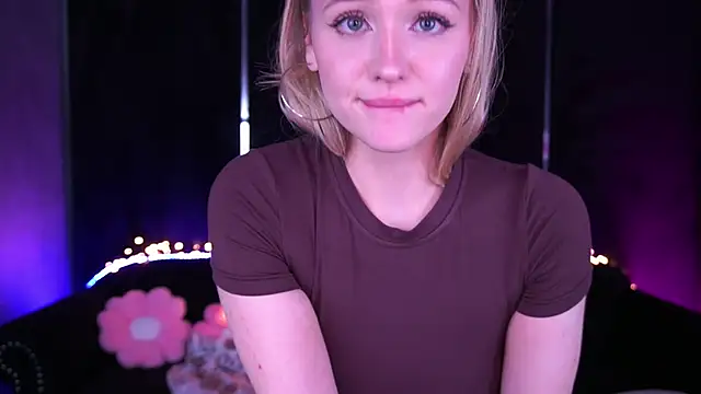 LylaYeess webcam