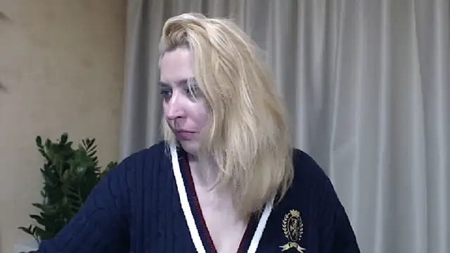 sweetpussy13 webcam