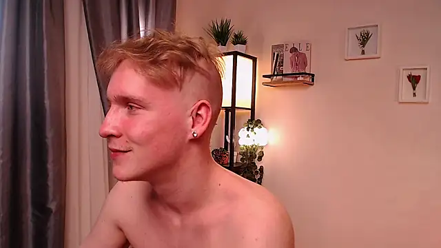 AlexxSweet webcam
