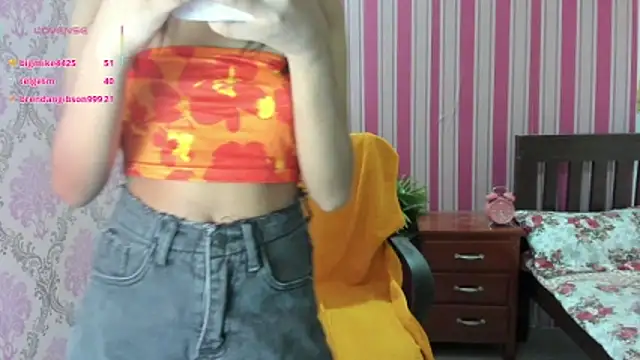 Mica_Jones webcam