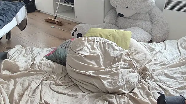 CeriseLapine webcam