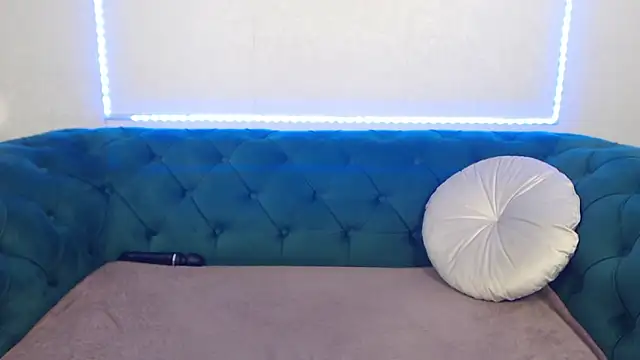 IvanaCharm webcam
