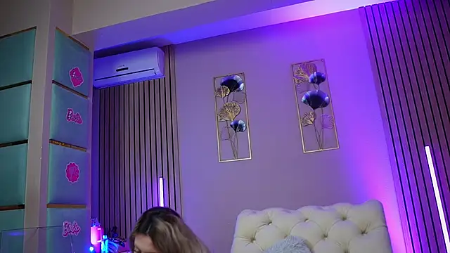 SabrinaJade webcam