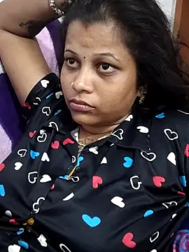 sweetqueen143 webcam